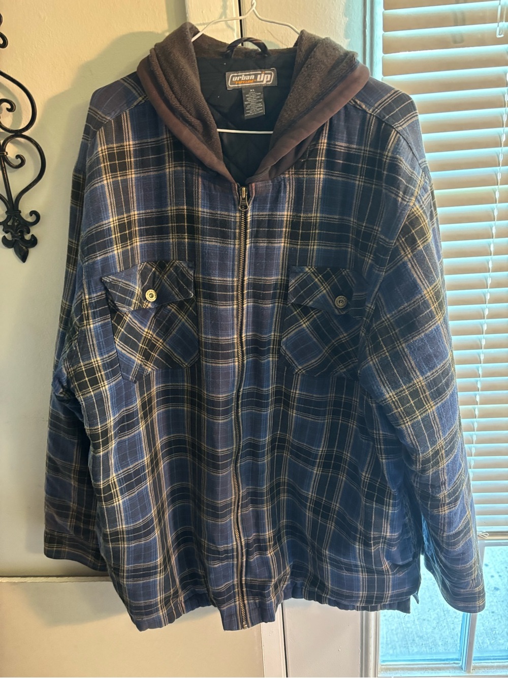 Urban Pipeline Men’s XL Blue and Black Plaid Zip-Up Jacket